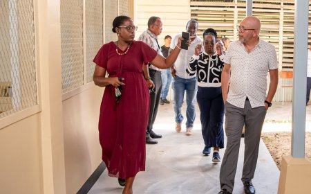 Currie: 100 nieuwe lokalen en renovatie 35 scholen voor nieuw schooljaar