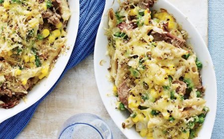 Gezonde ovenschotel met tonijn, maïs en pasta