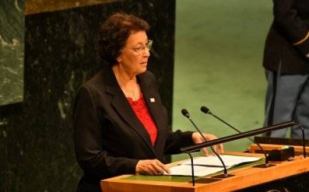 Simons roept bij VN op tot dialoog en vreedzame oplossingen