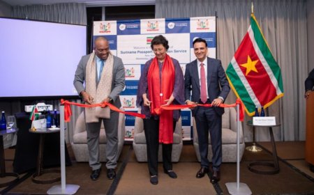 President Simons lanceert Surinaamse paspoortservice in New York