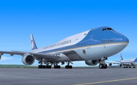Trump weert CNN uit Air Force One
