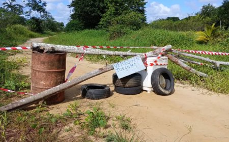 Dorpelingen Grankreek (Saramacca) protesteren tegen zandafgraving