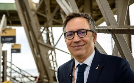 Wegsturen vrouwelijk personeel kost directeur Eiffeltoren zijn baan
