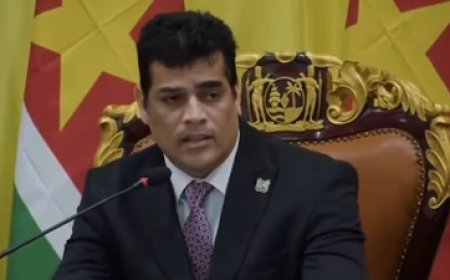 Adhin licht keuze voor Congreshal toe als reactie op VHP protest