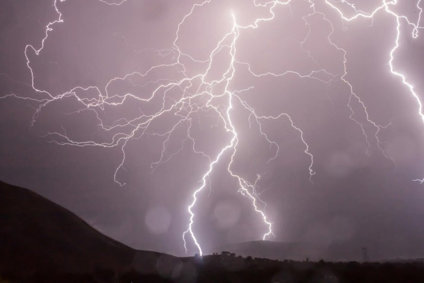 Kans op onweersbuien door vochtige lucht