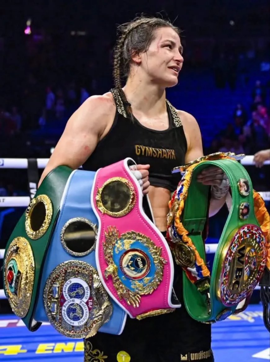 Katie Taylor schrijft geschiedenis als drievoudig onbetwist wereldkampioen
