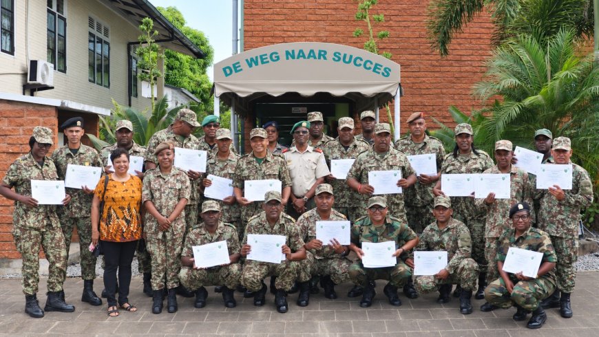 Twintig militairen ronden opleiding tot groepscommandant succesvol af