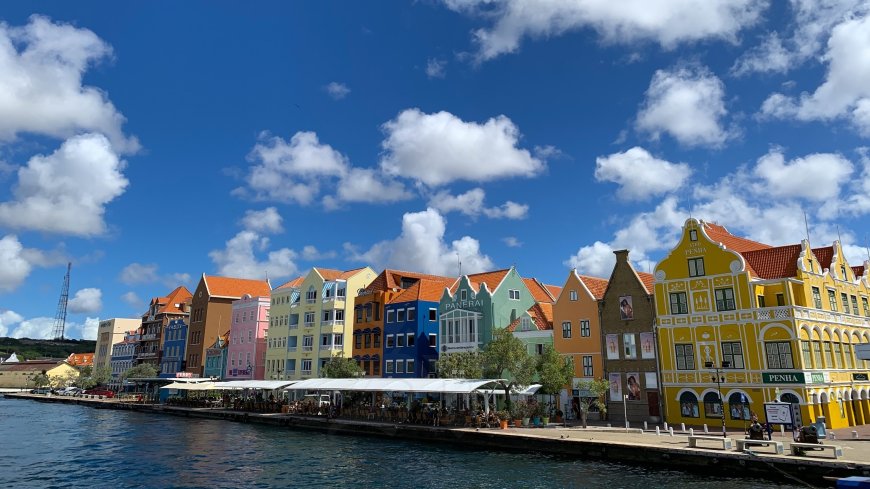 Powerbank oud-KLM-topman Eurlings vliegt in brand tijdens vlucht naar Curaçao