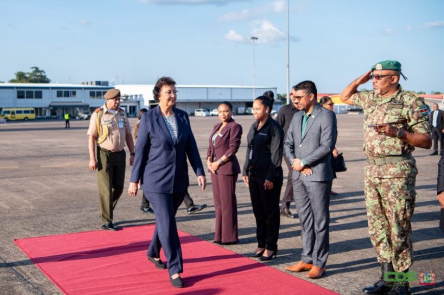 President naar VS voor 81ste Algemene Vergadering Verenigde Naties