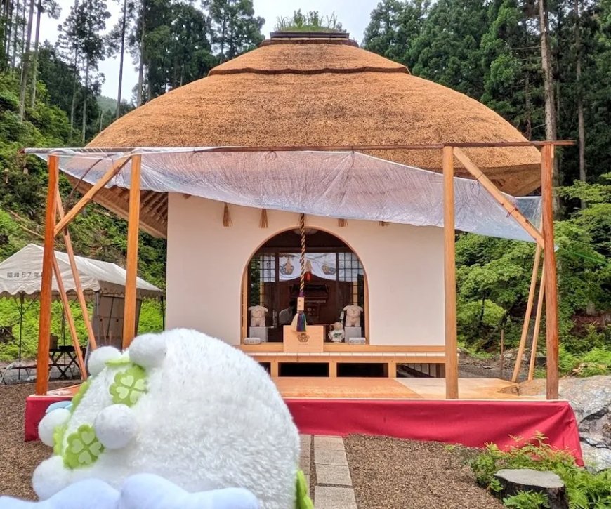 Opmerkelijk – In een bos in Japan is een heiligdom geopend ter ere van knuffeldieren