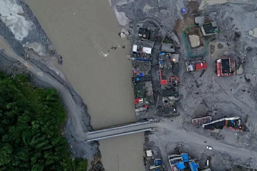 Zwaar noodweer treft delen van Azië: tientallen doden door overstromingen en aardverschuiving