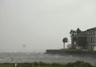 Orkaan Isaias verzwakt na aanlanding in Florida, overstromingsgevaar blijft