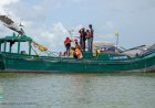 Vissersvaartuig Resmita in nood op zee, kapitein onbereikbaar