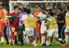 Concacaf straft Guatemala voor racisme, Vaessen vier duels geschorst