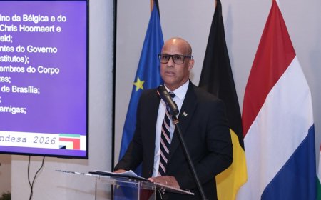 Surinaamse literatuur en taaldiversiteit centraal tijdens Week van het Nederlands in Brasília