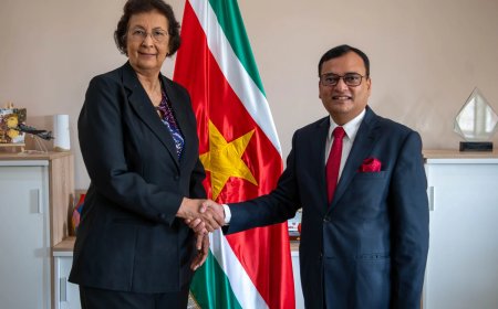 Indiase ambassadeur neemt afscheid van president Simons