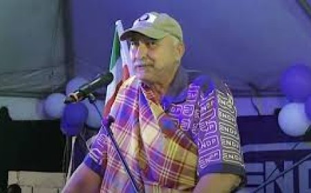 Abrahams wil standbeelden van Bouterse en bekritiseert NDP
