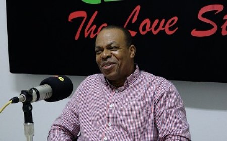 Reyme: vrijwel iedereen in Suriname is corrupt