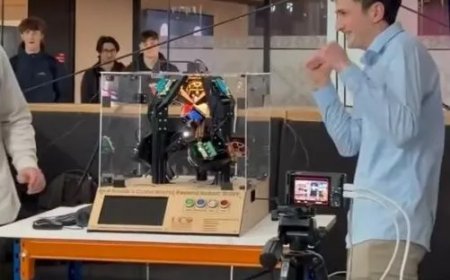 Studenten bouwen supersnelle puzzelrobot