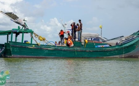 Vissersvaartuig Resmita in nood op zee, kapitein onbereikbaar