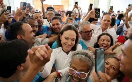 Machado keert na maanden in ballingschap terug naar Venezuela