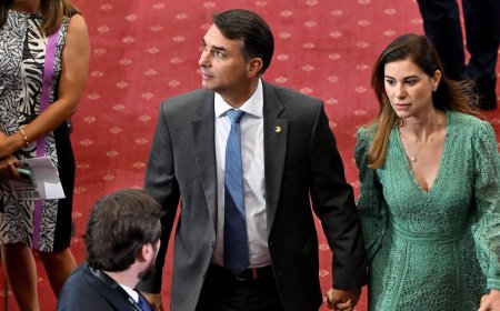 Flávio Bolsonaro met gezin aangekomen in VS, mogelijk politiek asiel van Trump