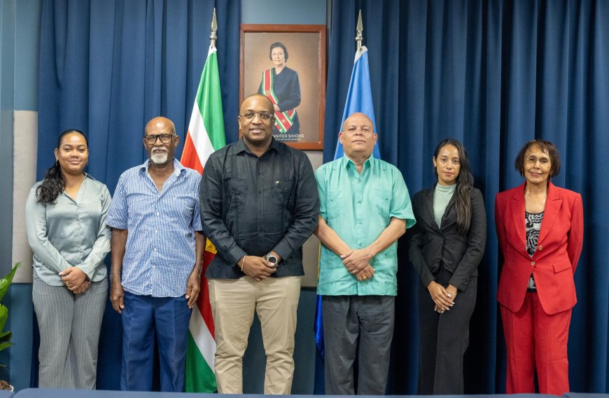 Minister Bouva installeert Raad van Toezicht bij Suriname Diplomaten Instituut