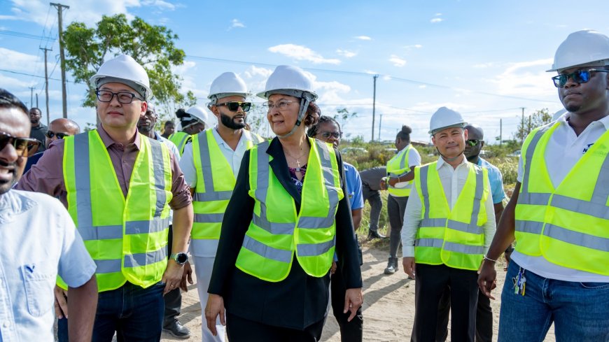 President Simons luidt bouw van 350 sociale woningen te Reeberg in