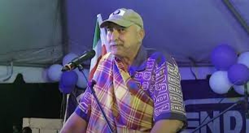 Abrahams wil standbeelden van Bouterse en bekritiseert NDP