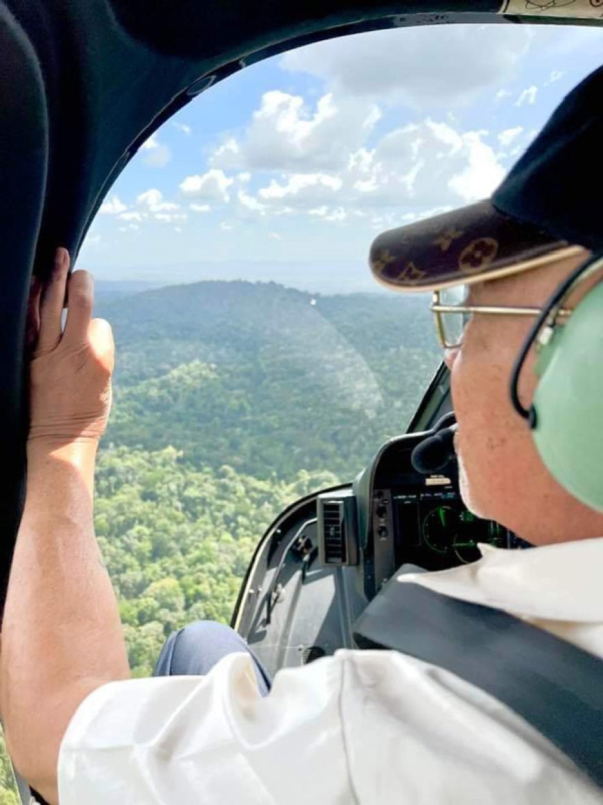 SANTOKHI IN CONTACT MET BOUTERSE TIJDENS VLUCHT