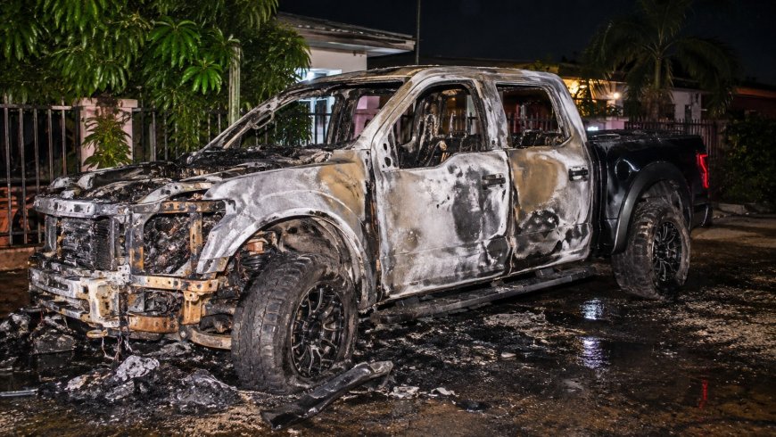 Jongeman krijgt US$ 3000 voor brandstichting Ford Raptor, vermoedelijke opdrachtgever aangeho