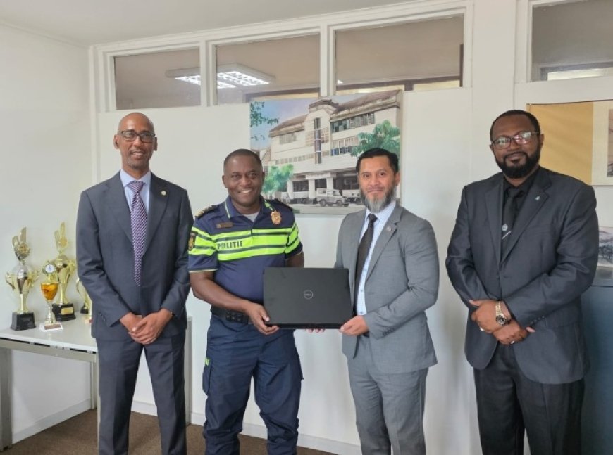 Interpol schenkt KPS computer hardware en speciale software
