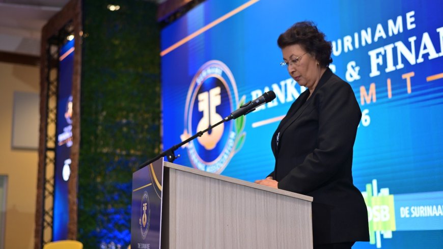 Simons wil banken meer laten investeren in Surinaamse economie