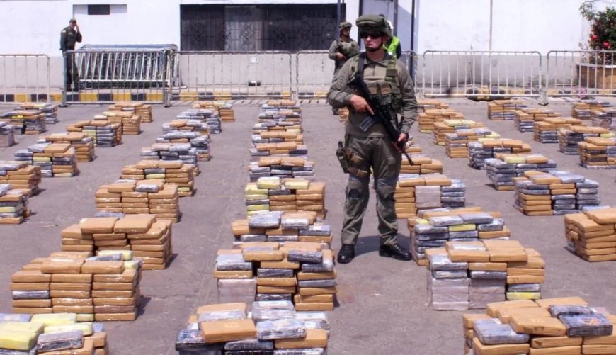 Colombianse politie heeft in Cartagena 7,6 ton cocaïne in beslag genomen. 