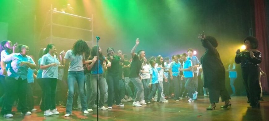 Scholieren beleven discofeest met een boodschap
