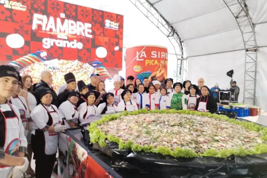 Guatemala: Koks maken enorme salade van bijna tweeduizend kilo