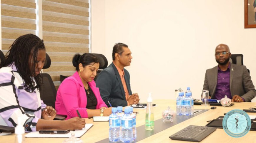 Minister Misiekaba voert overleg met Diabetes Vereniging Suriname