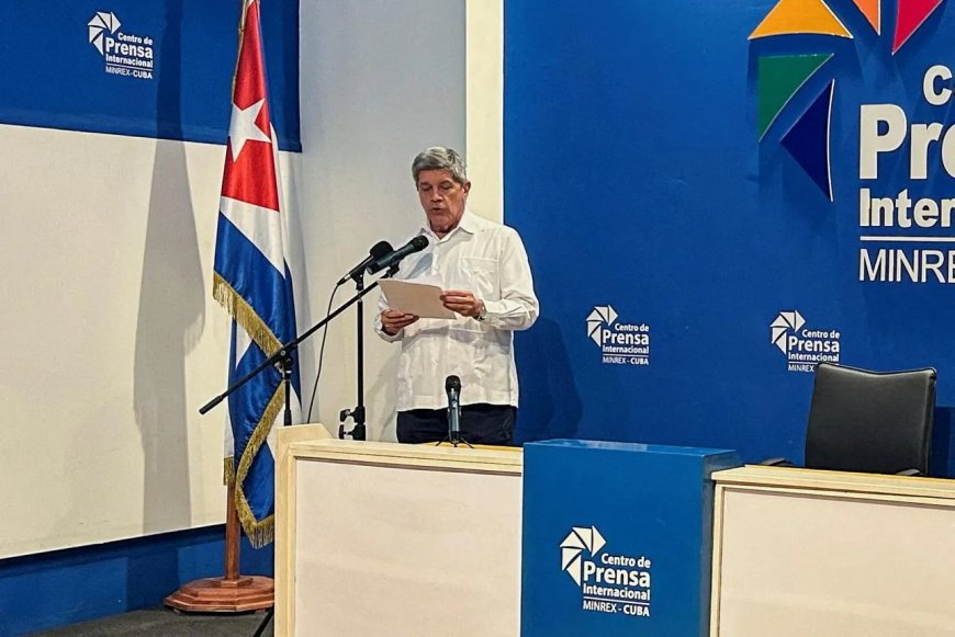  Cuba ontvangt uitgezette diplomaat als held